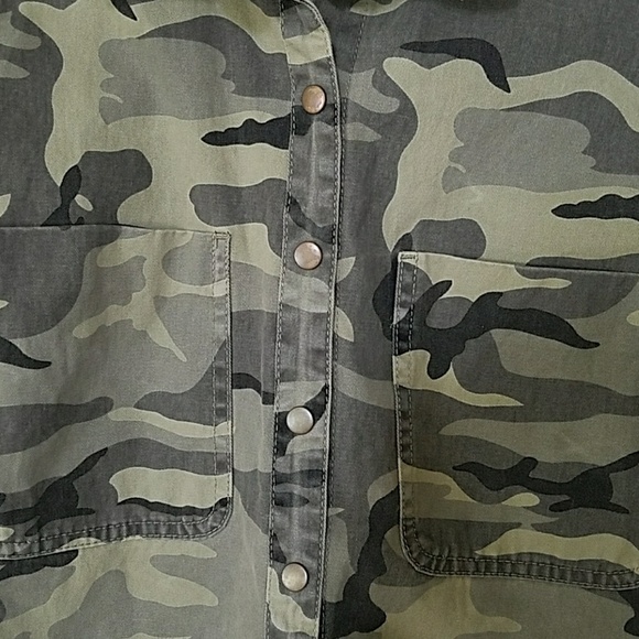 Long sleeve Army type shirt, size Small - Picture 2 of 6